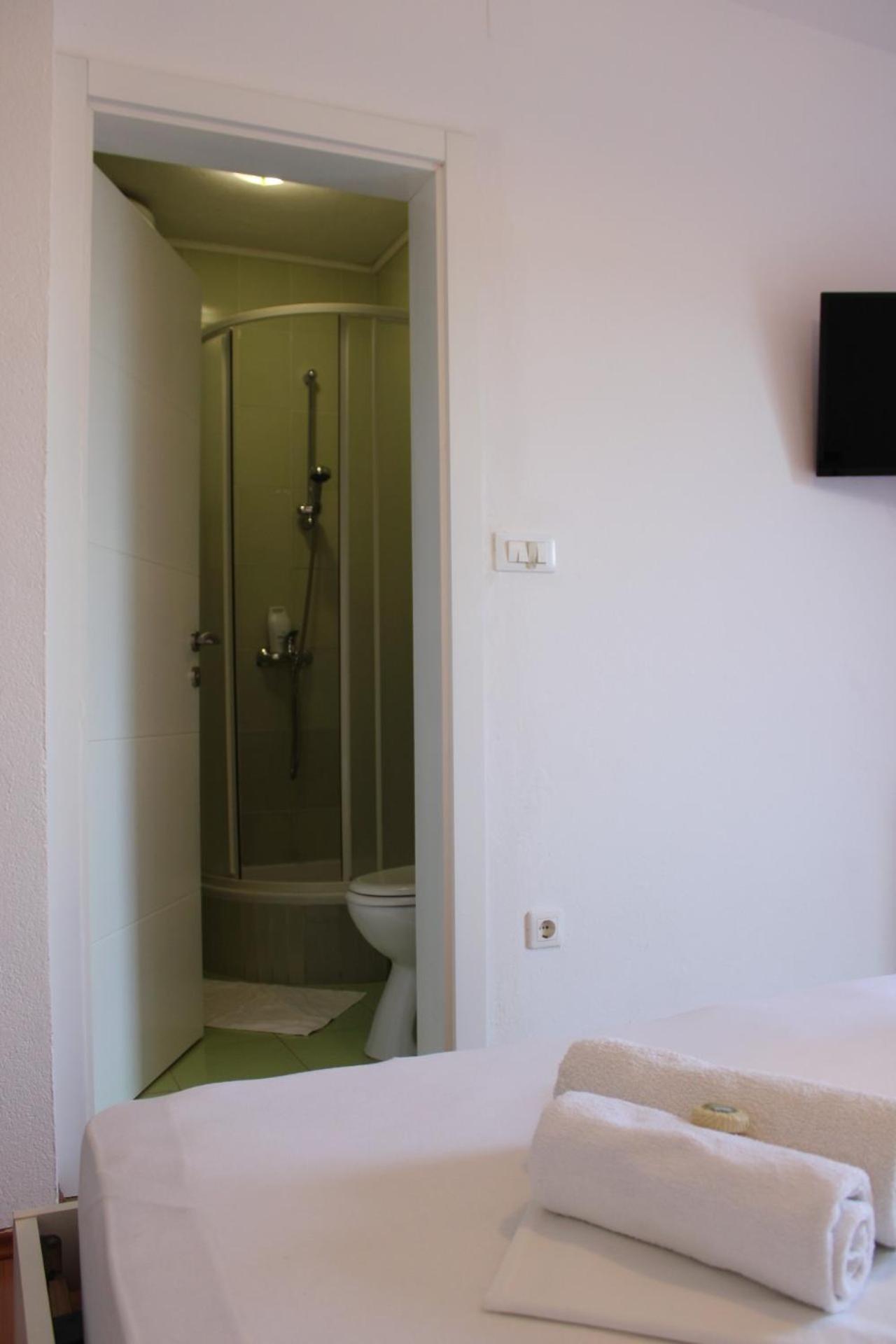Bjelopera Rooms Затон Экстерьер фото